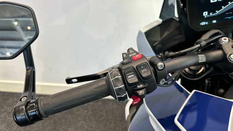 BMW M1000XR (24MY)